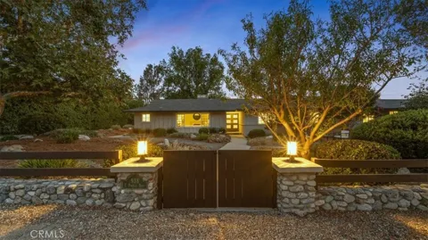 938 E Pomello Drive