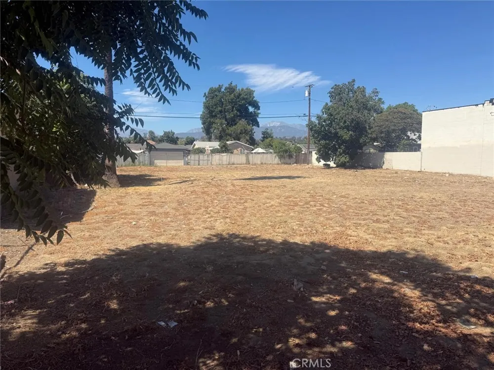 1265 W Holt Pomona, CA 91768