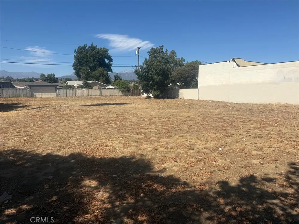 1265 W Holt Pomona, CA 91768