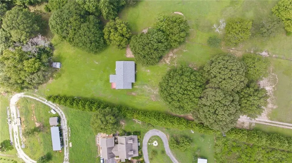 1315 White Hill School Road Commerce, GA 30529