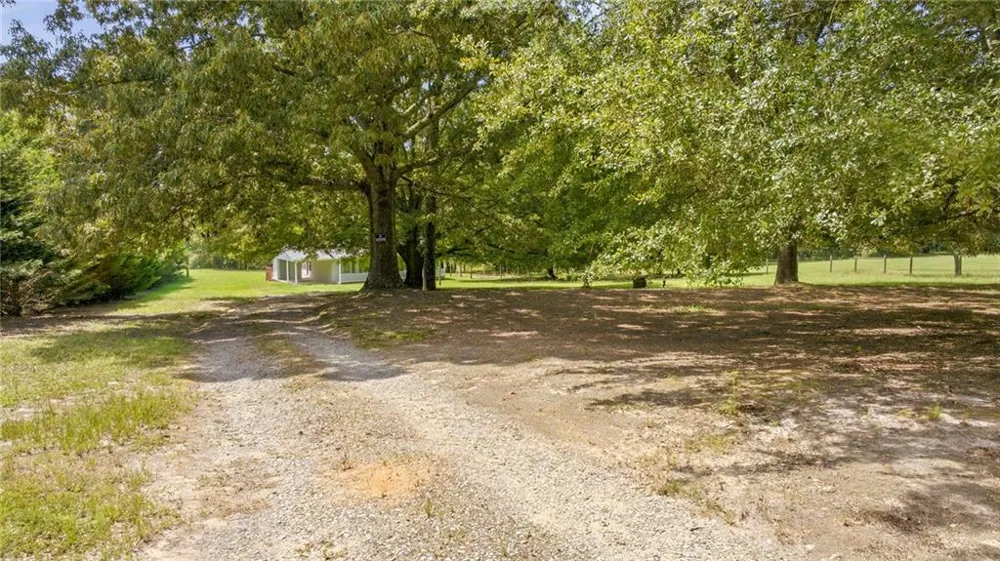 1315 White Hill School Road Commerce, GA 30529