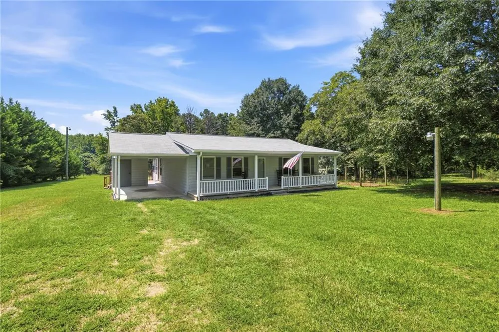 1315 White Hill School Road Commerce, GA 30529