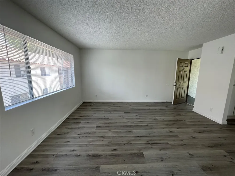 810 S Citrus #11 Azusa, CA 91702
