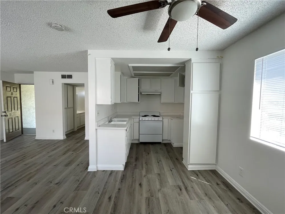 810 S Citrus #11 Azusa, CA 91702