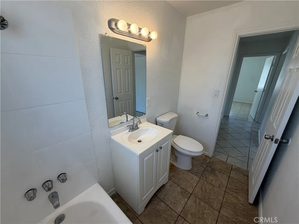 9227 Bruce Avenue Riverside, CA 92503
