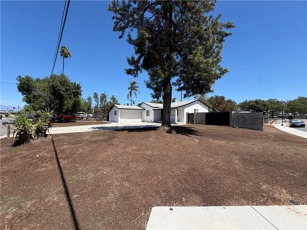 9227 Bruce Avenue Riverside, CA 92503