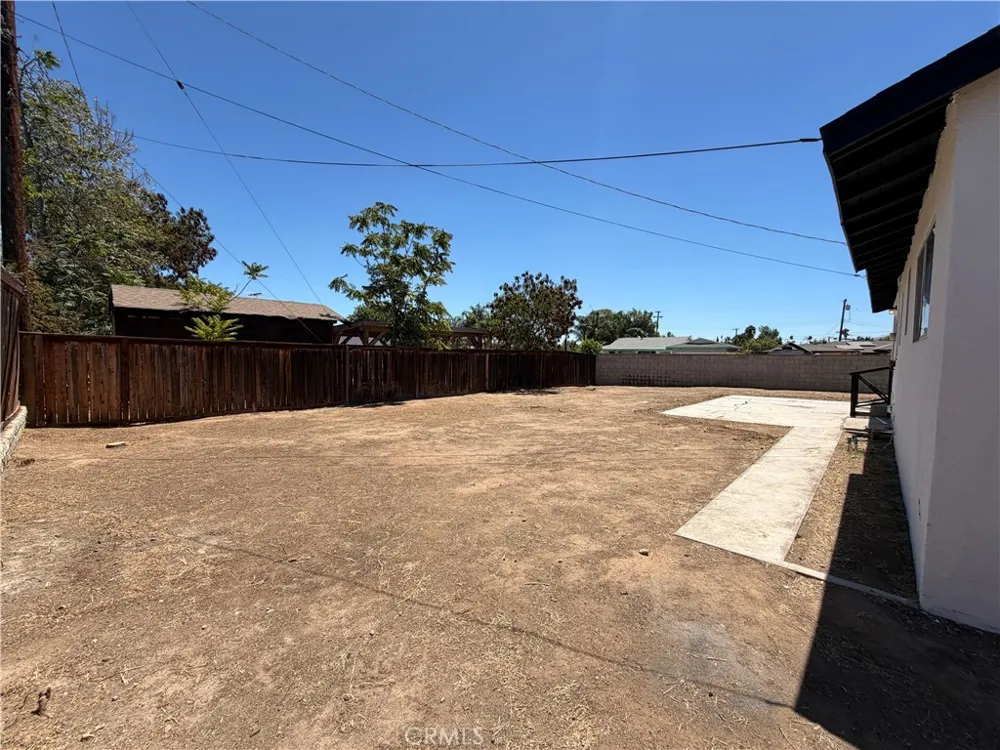 9227 Bruce Avenue Riverside, CA 92503
