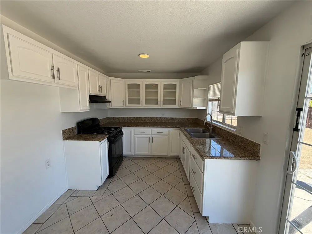 9227 Bruce Avenue Riverside, CA 92503