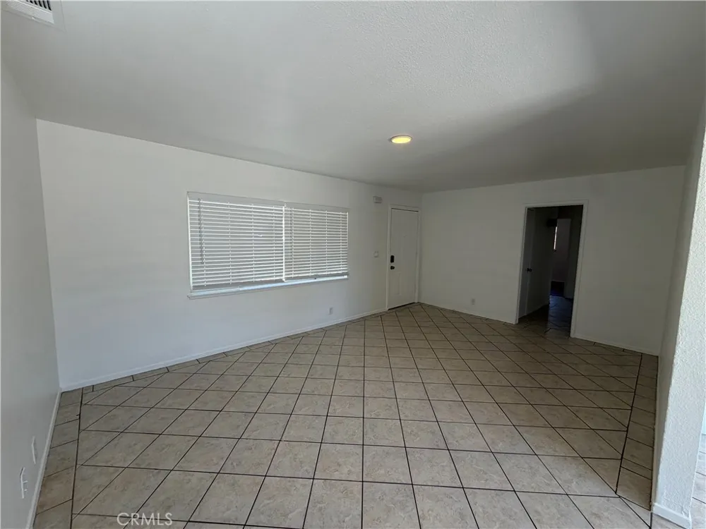 9227 Bruce Avenue Riverside, CA 92503