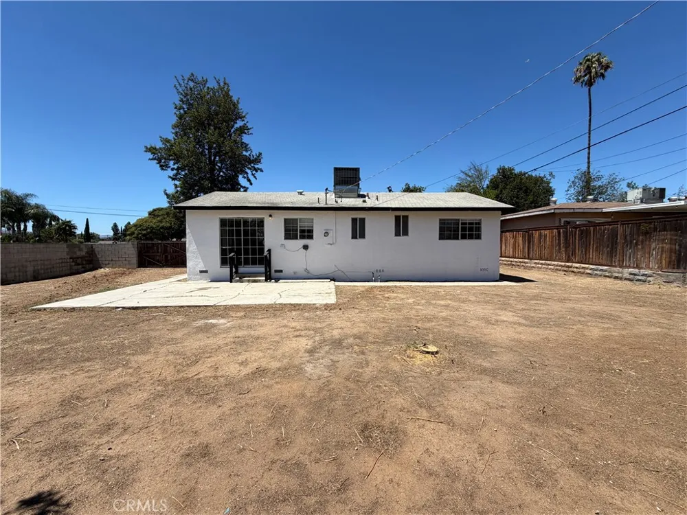 9227 Bruce Avenue Riverside, CA 92503