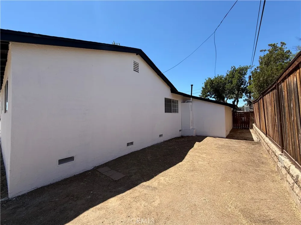 9227 Bruce Avenue Riverside, CA 92503
