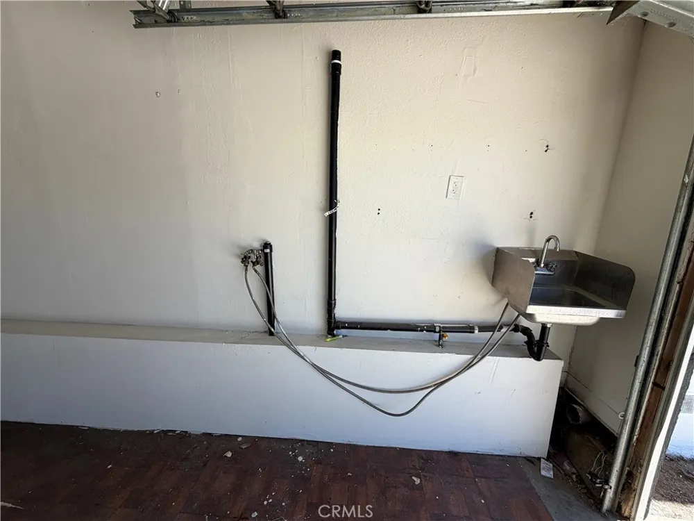 9227 Bruce Avenue Riverside, CA 92503