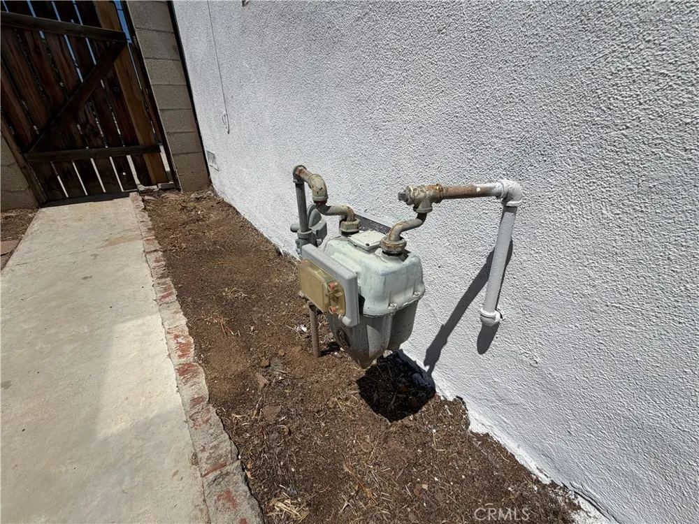 9227 Bruce Avenue Riverside, CA 92503