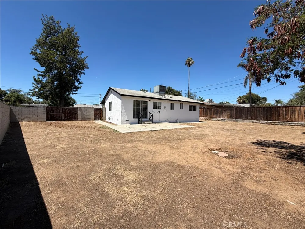 9227 Bruce Avenue Riverside, CA 92503