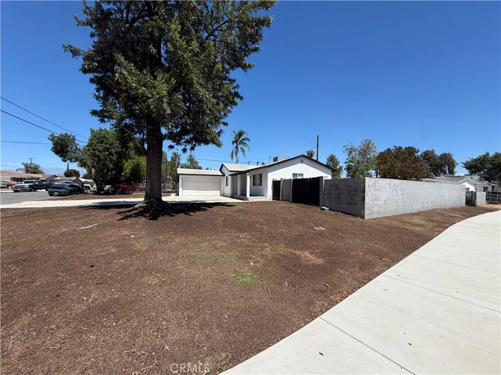 9227 Bruce Avenue Riverside, CA 92503