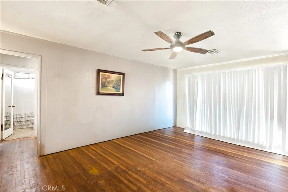 17292 Owen Street Fontana, CA 92335