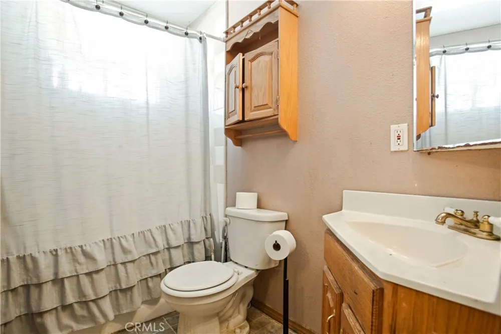 17292 Owen Street Fontana, CA 92335