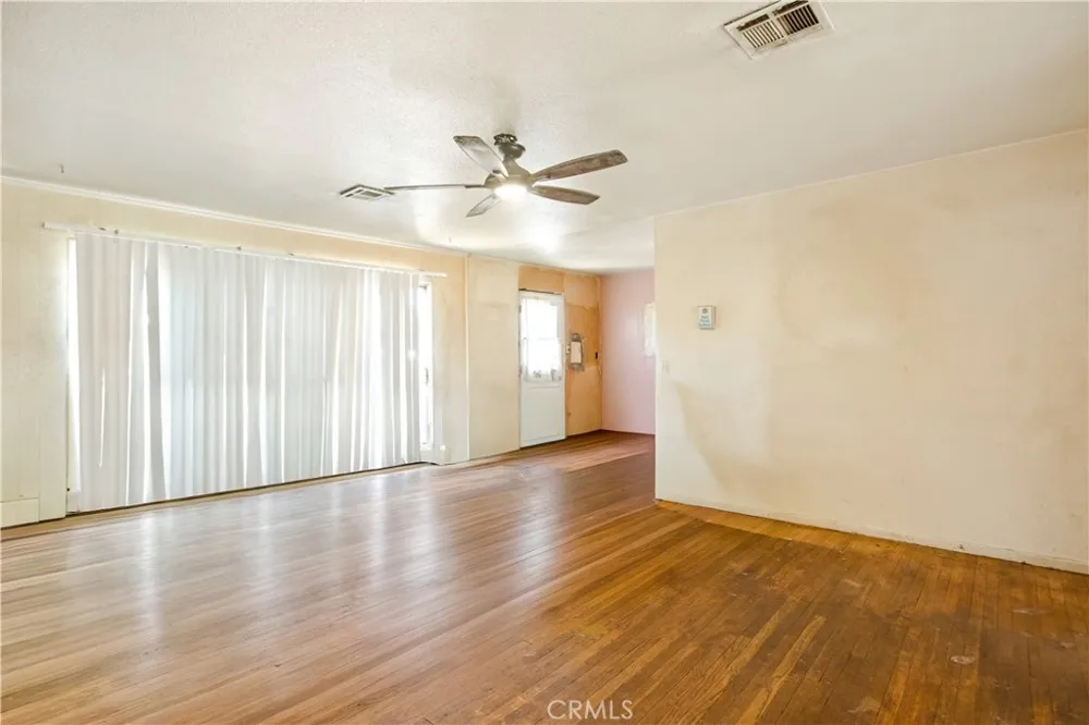 17292 Owen Street Fontana, CA 92335