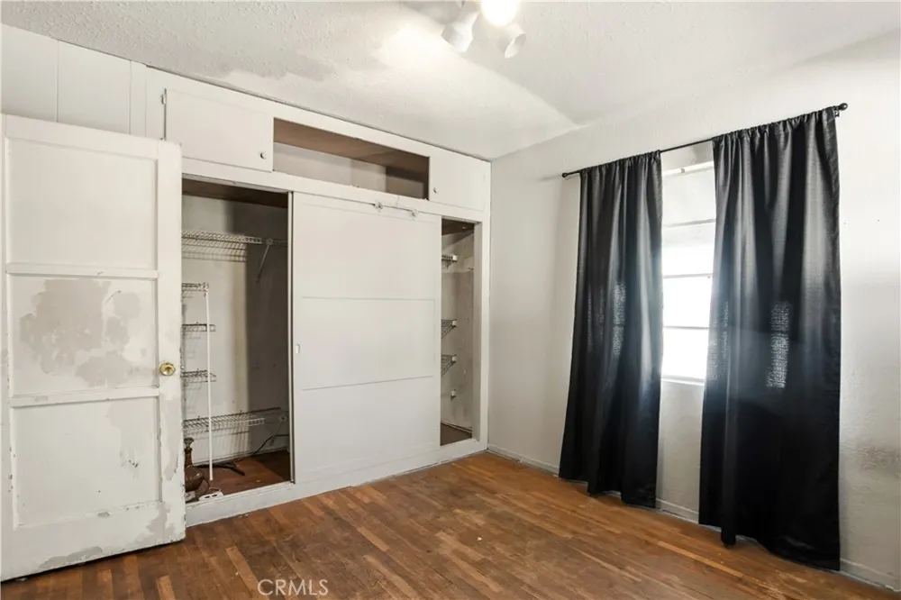 17292 Owen Street Fontana, CA 92335