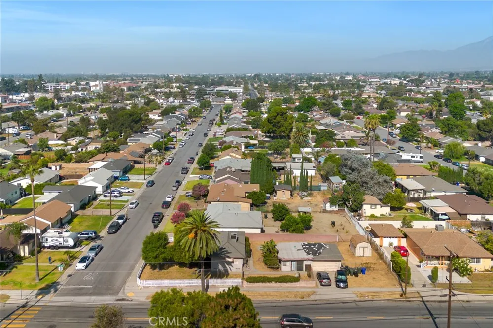 17292 Owen Street Fontana, CA 92335