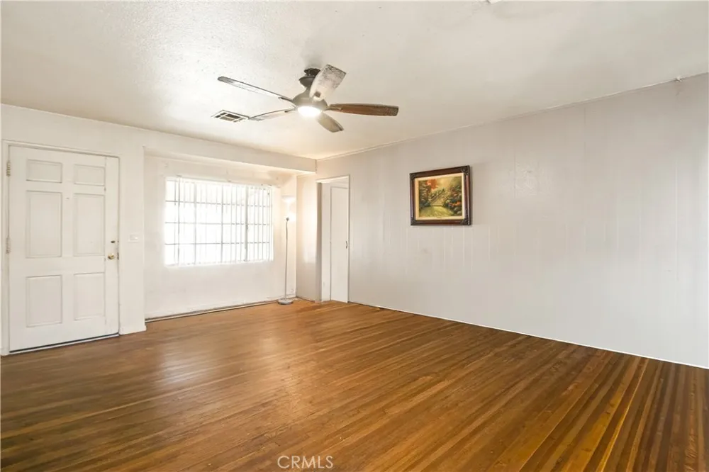 17292 Owen Street Fontana, CA 92335
