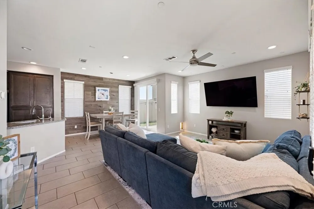 4022 Boulder Drive Jurupa Valley, CA 92509