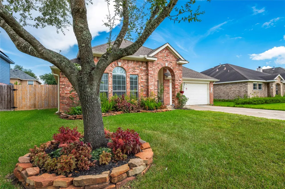 416 Magnolia Way League City, TX 77573
