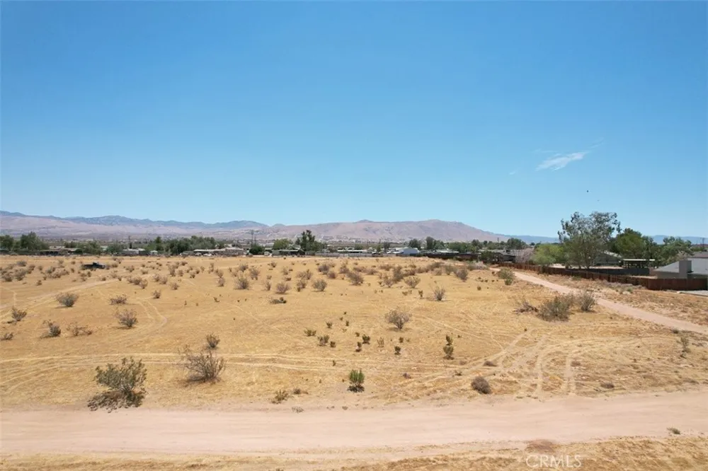 29 Little Beaver Apple Valley, CA 92307