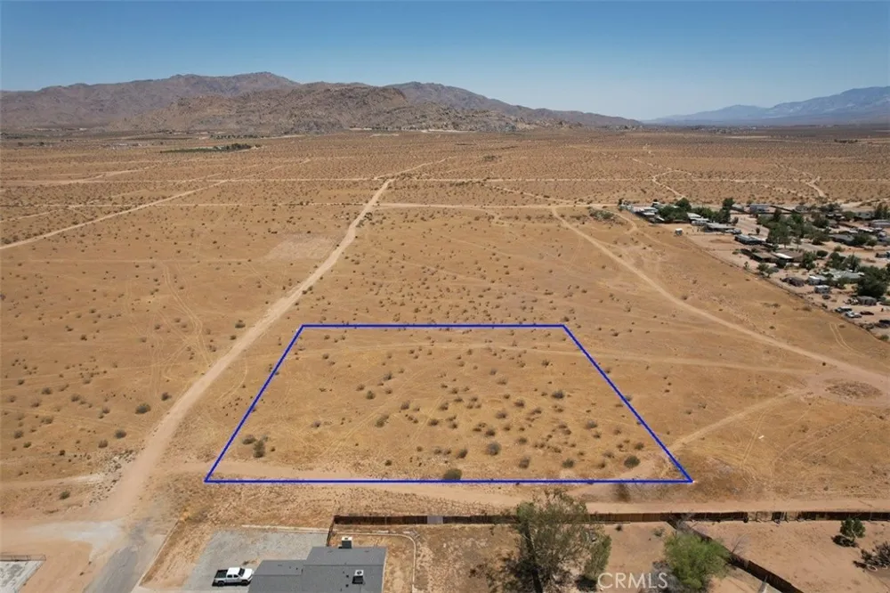 29 Little Beaver Apple Valley, CA 92307