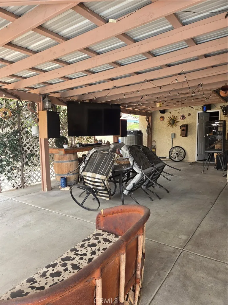 831 W El Molino Bloomington, CA 92316