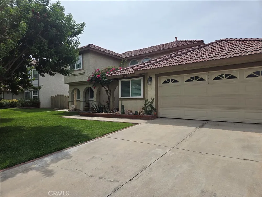 831 W El Molino Bloomington, CA 92316
