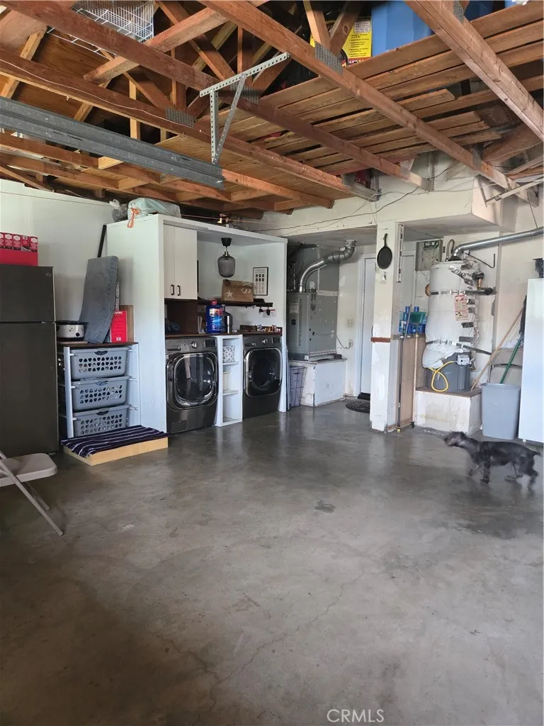 831 W El Molino Bloomington, CA 92316
