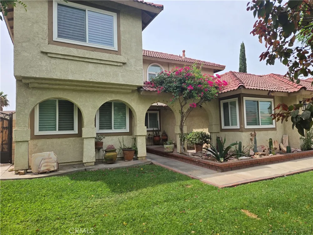 831 W El Molino Bloomington, CA 92316
