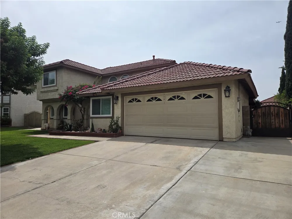 831 W El Molino Bloomington, CA 92316