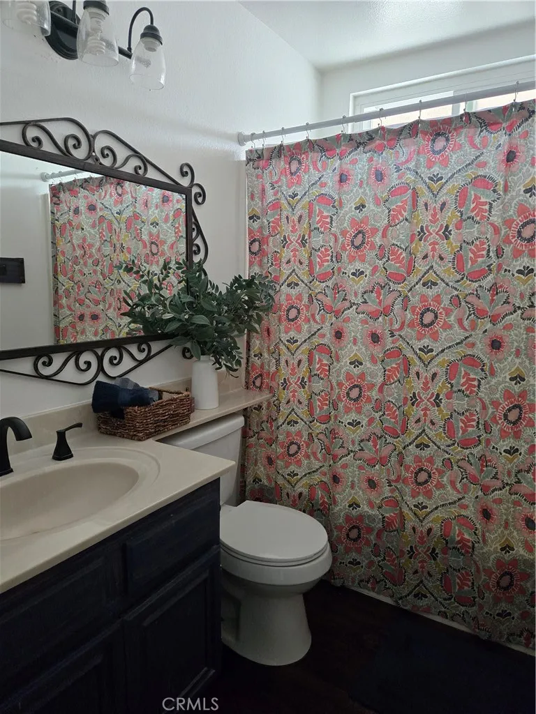 831 W El Molino Bloomington, CA 92316
