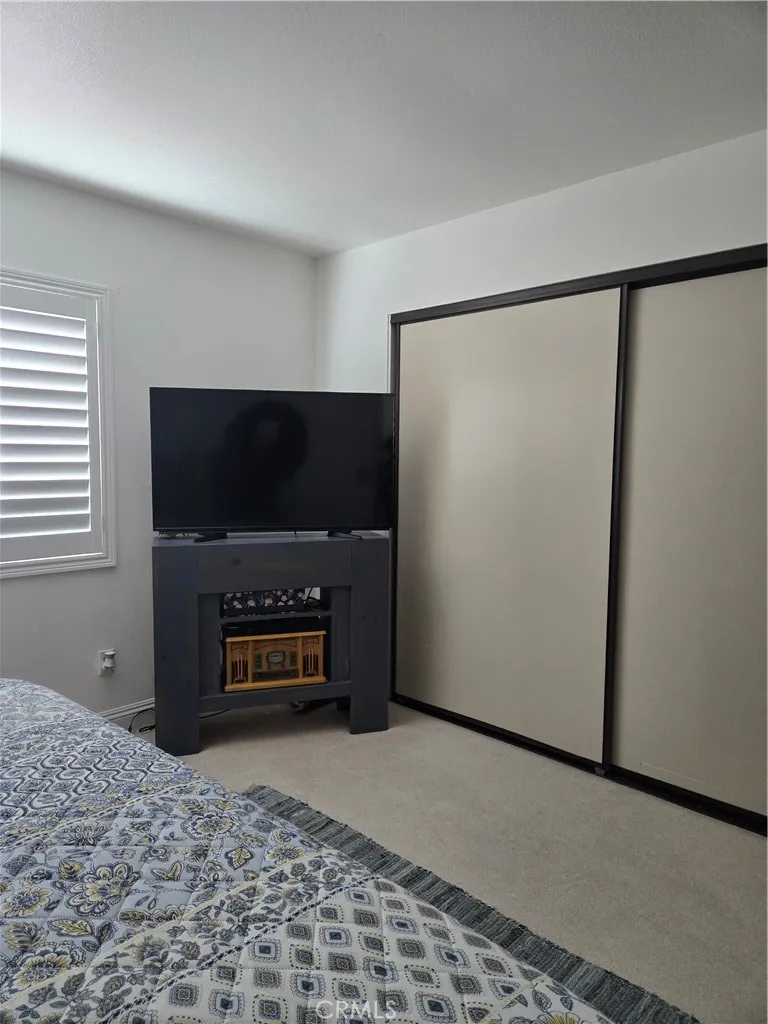 831 W El Molino Bloomington, CA 92316