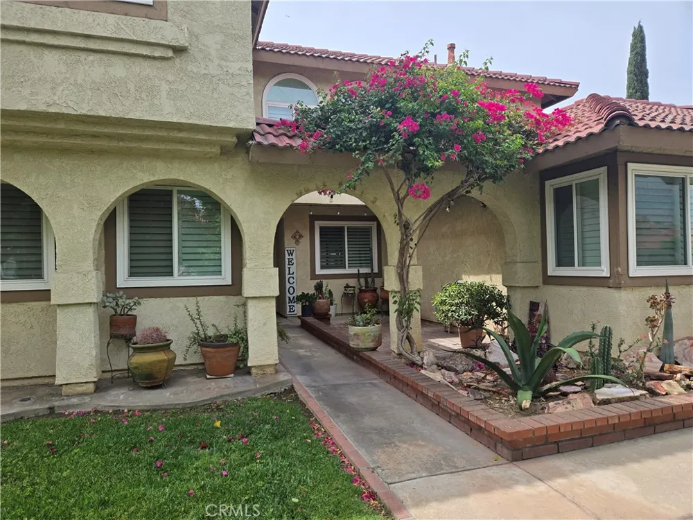 831 W El Molino Bloomington, CA 92316