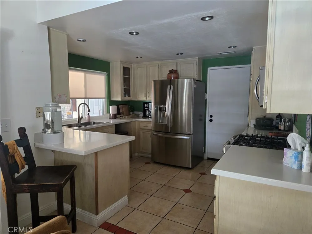 831 W El Molino Bloomington, CA 92316