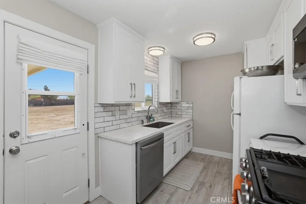 11363 Maple Hesperia, CA 92345