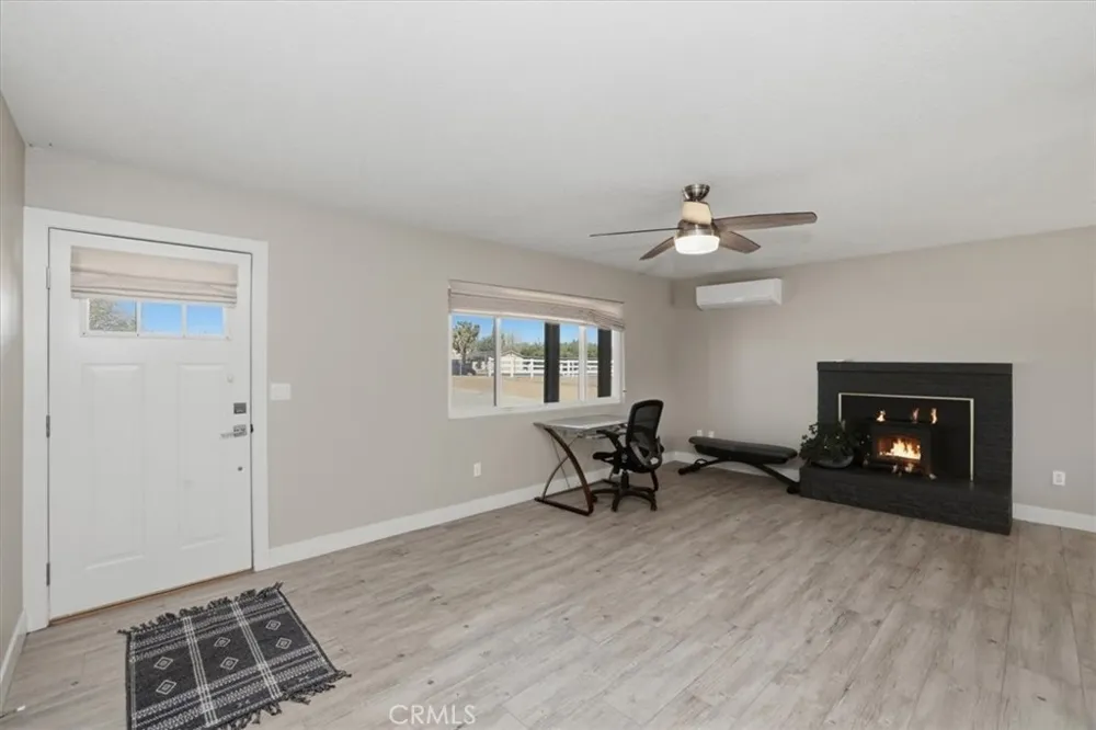 11363 Maple Hesperia, CA 92345
