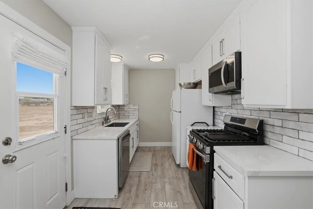 11363 Maple Hesperia, CA 92345