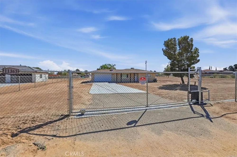 11363 Maple Hesperia, CA 92345