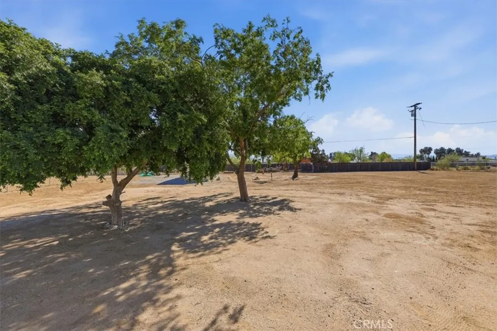 11363 Maple Hesperia, CA 92345
