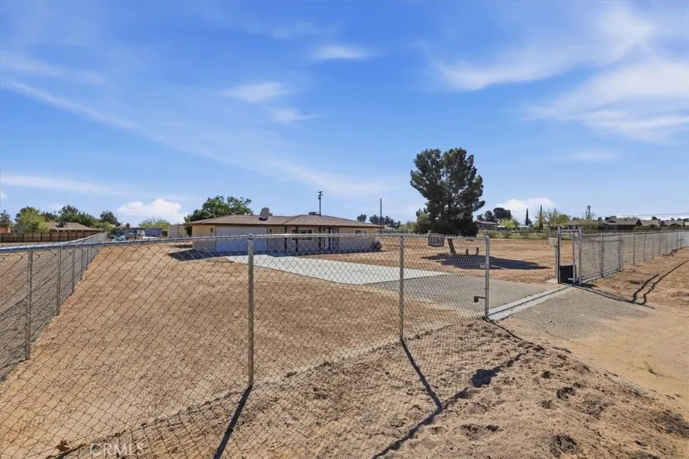 11363 Maple Hesperia, CA 92345
