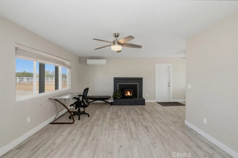 11363 Maple Hesperia, CA 92345
