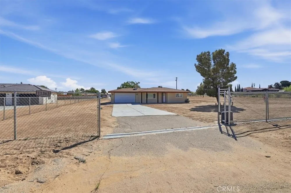 11363 Maple Hesperia, CA 92345