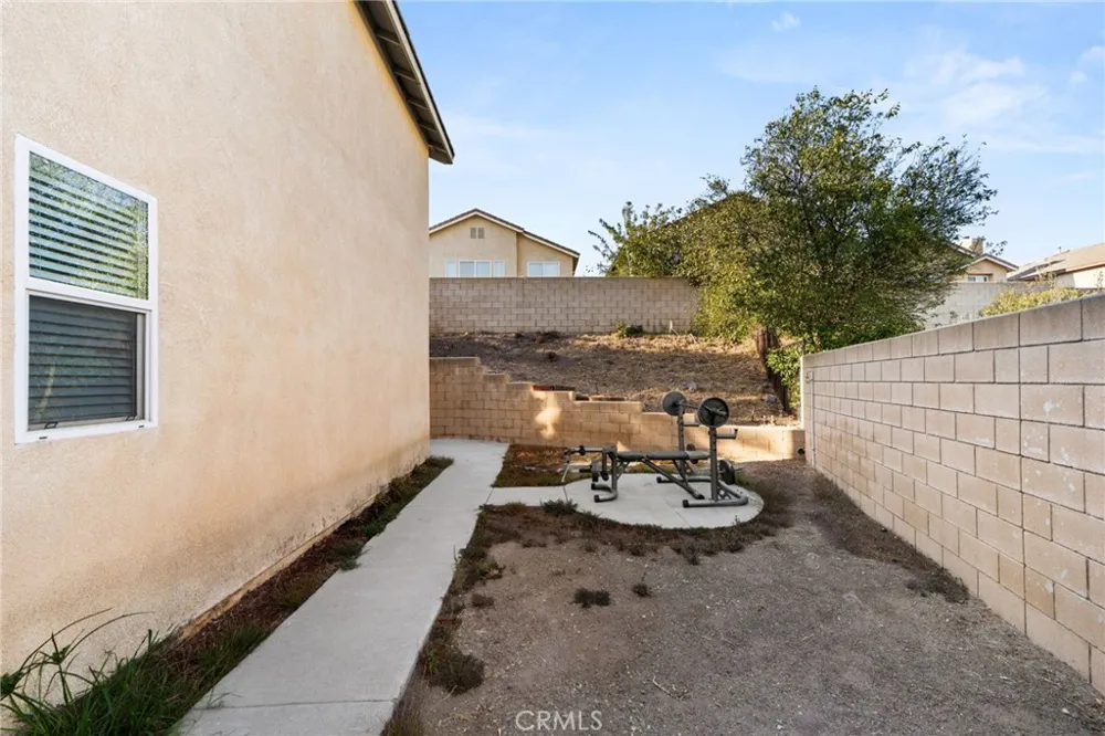 5200 Archery Court Fontana, CA 92336
