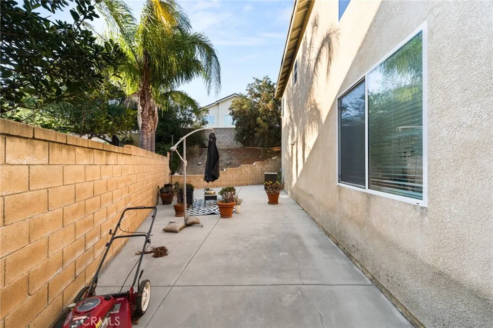 5200 Archery Court Fontana, CA 92336