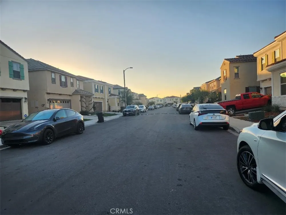938 W Jasmine Way Rialto, CA 92376
