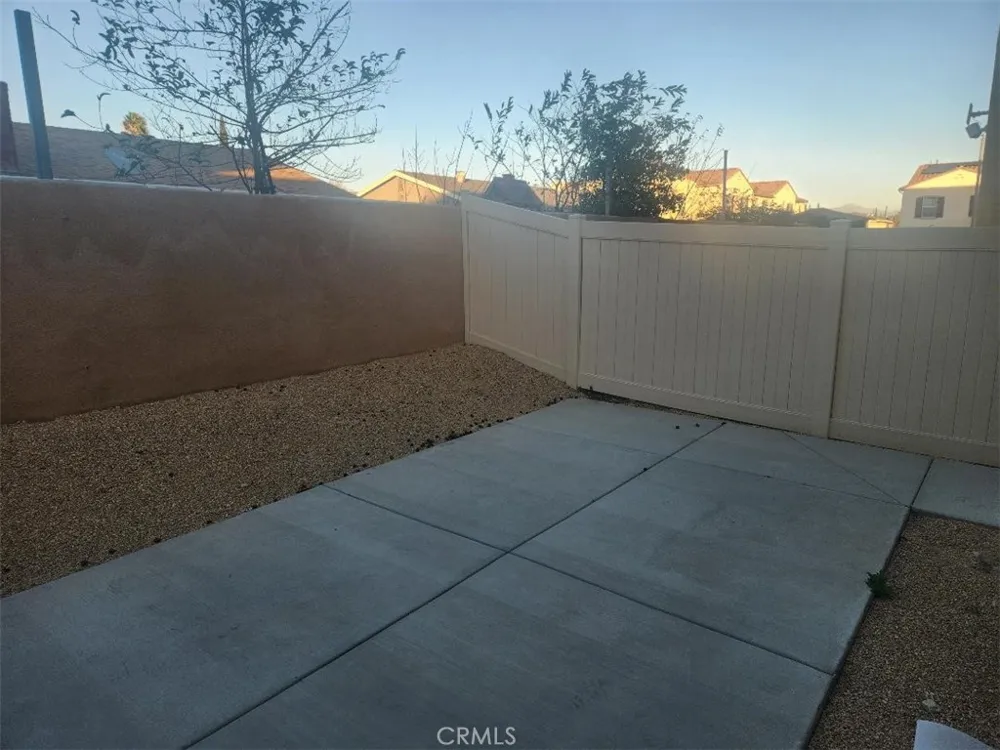 938 W Jasmine Way Rialto, CA 92376